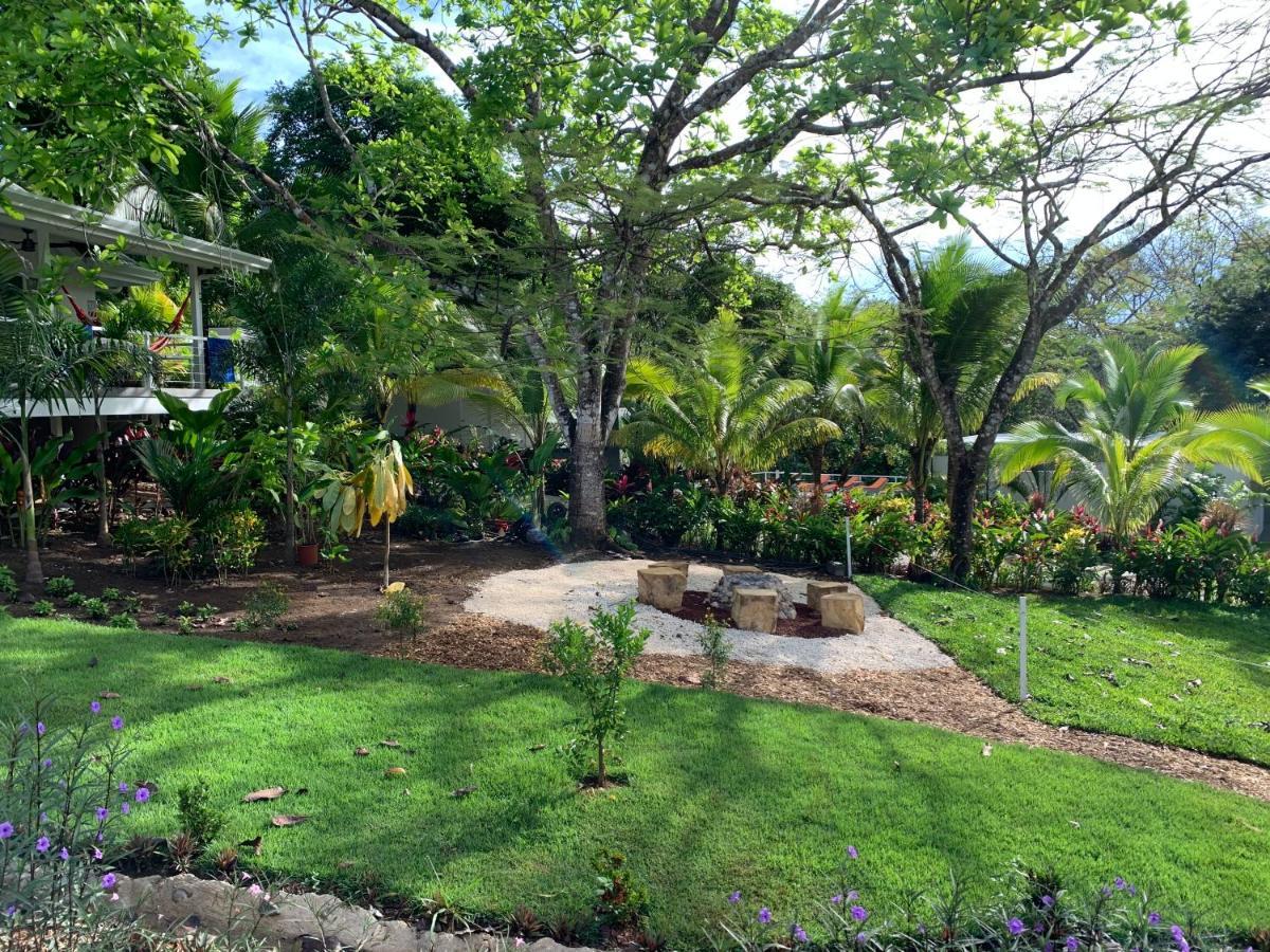 Aves Hotel Montezuma Exterior photo